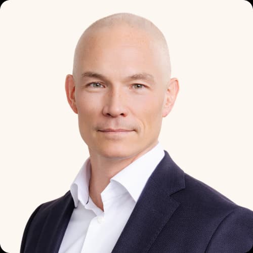 Mike Lynds offwhite smallsize round.png