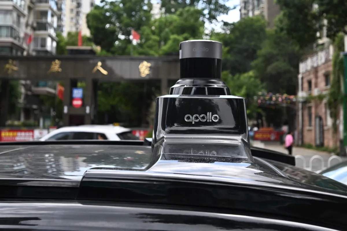 Baidu robotaxi outage stranded Apollo Go vehicles on Wuhan roads