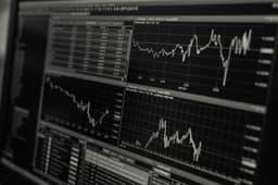 Premialab Parameta indices trading data on screen