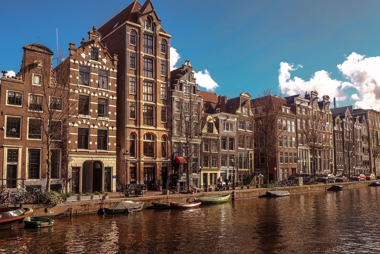 Canal houses in Amsterdam, home city of bunq, illustrating the bunq Wero rollout